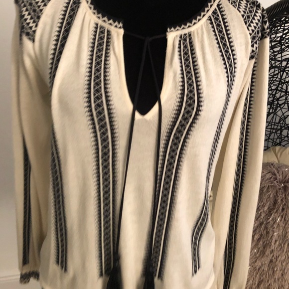 Hobo light black on white sweater - Picture 1 of 8